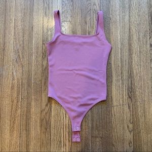 Express square neck sleeveless bodysuit mauve